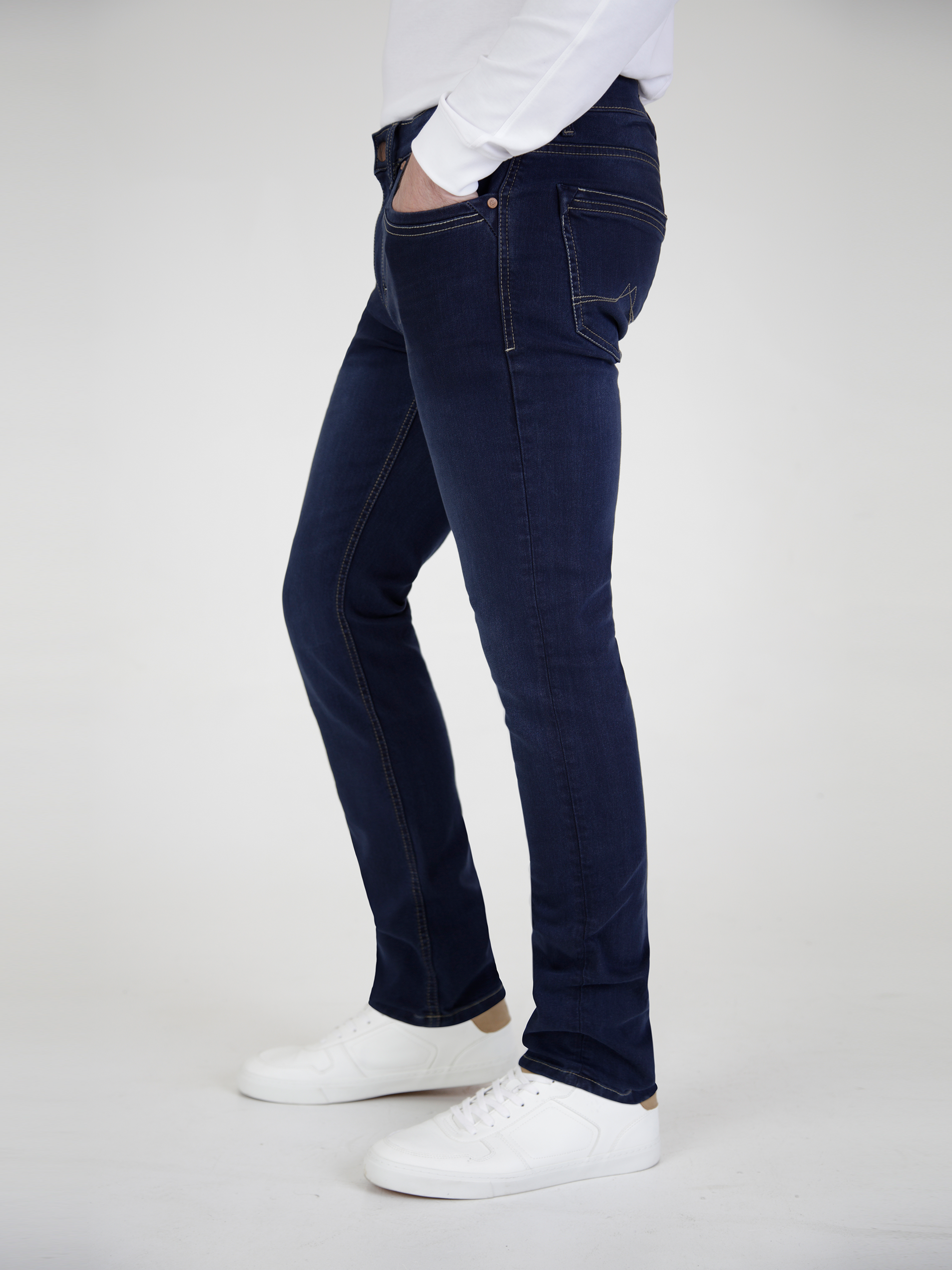 Straight Fit Mid Stretch Alento Navy Jeans