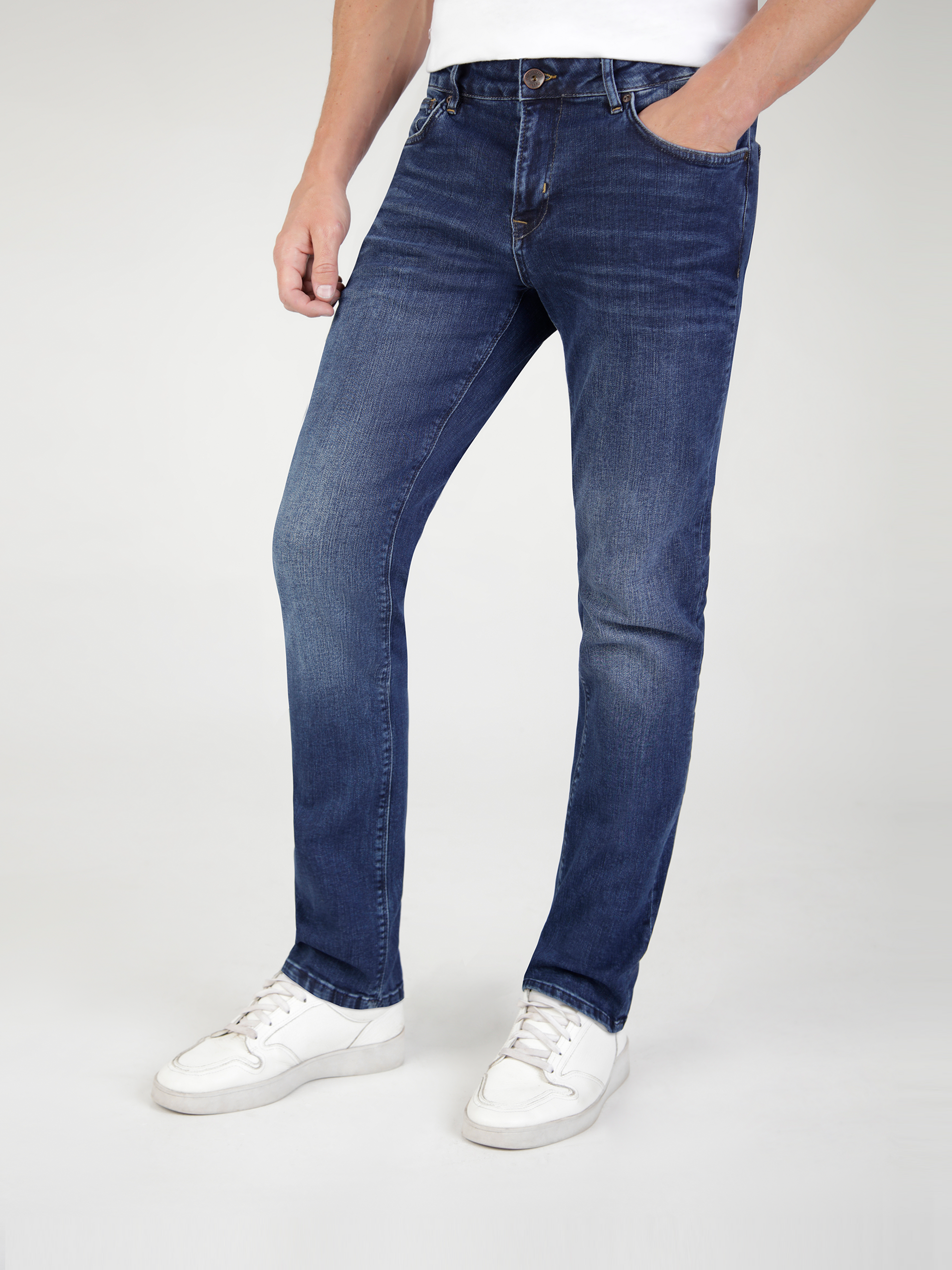 Slim Fit Hyper FLEX Laundered Jeans