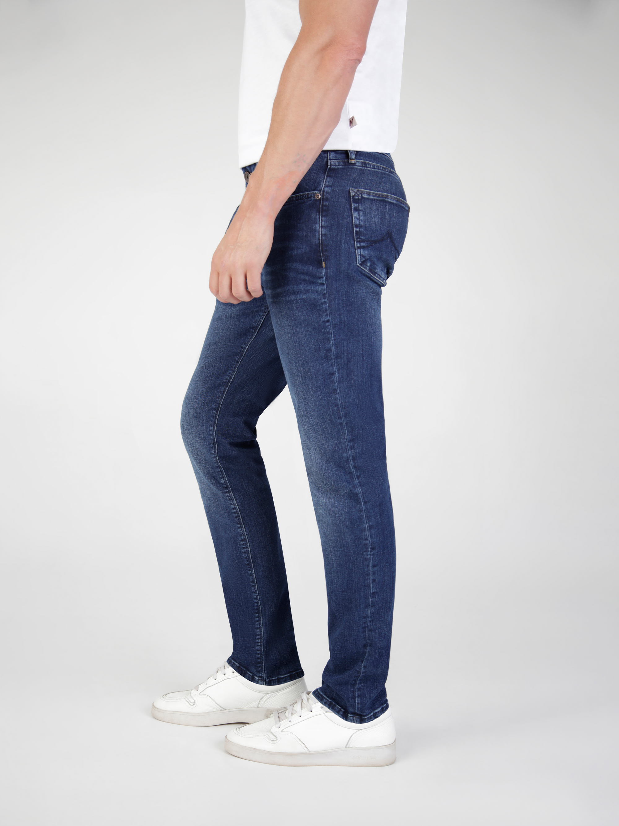 Slim Fit Hyper FLEX Laundered Jeans