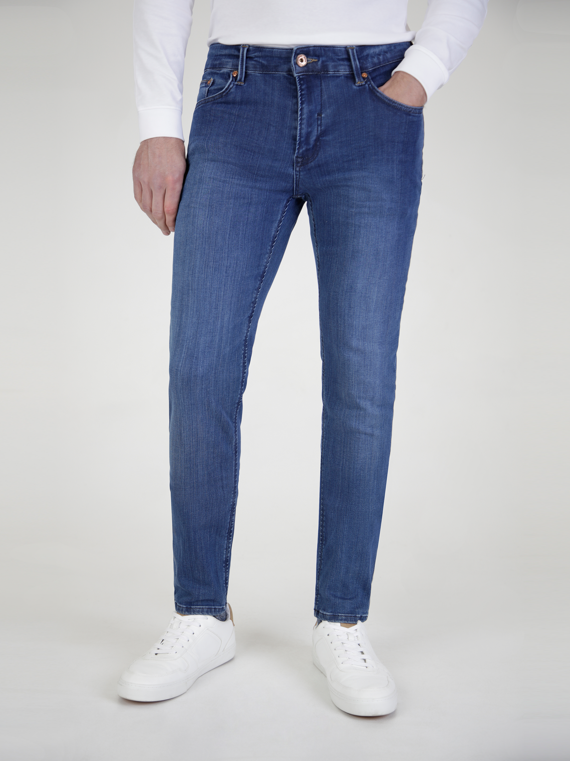 Tapered Fit Hyper FLEX Stonewash Jeans